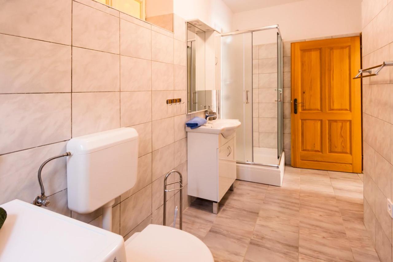 House Krizanic In Marcana, Istria, With 2 Apartments, Total 9 Guests 외부 사진