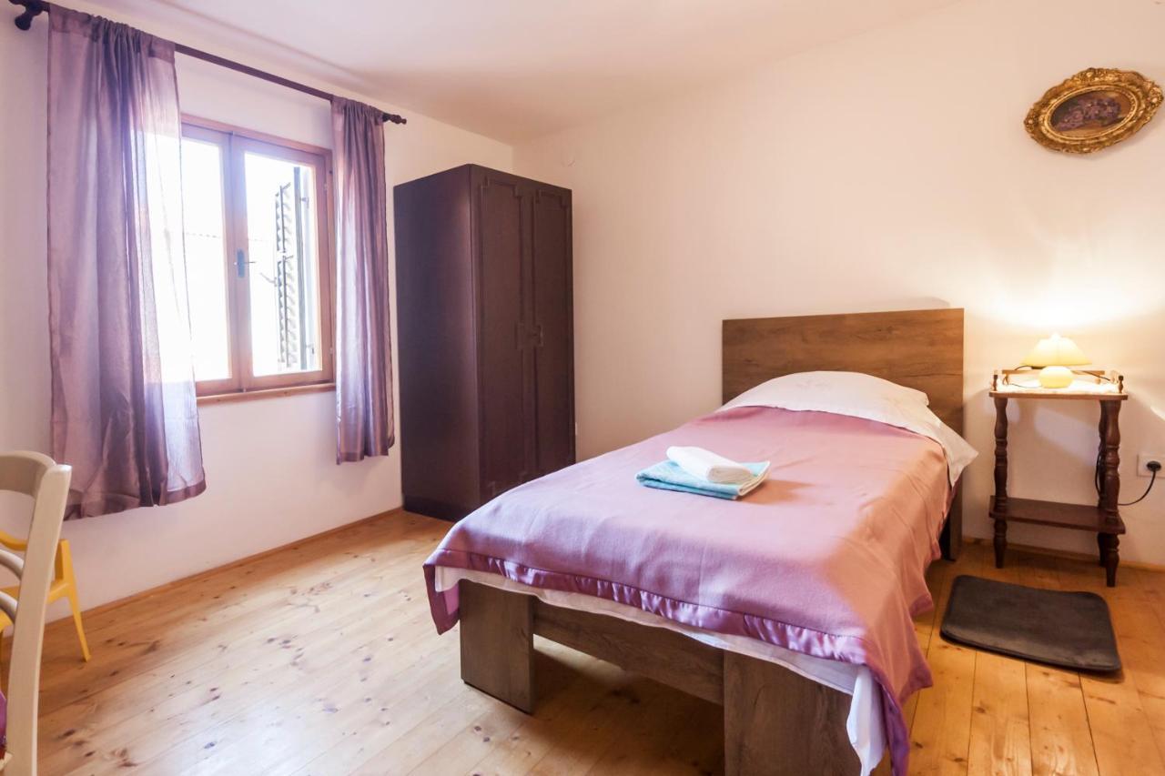 House Krizanic In Marcana, Istria, With 2 Apartments, Total 9 Guests 외부 사진