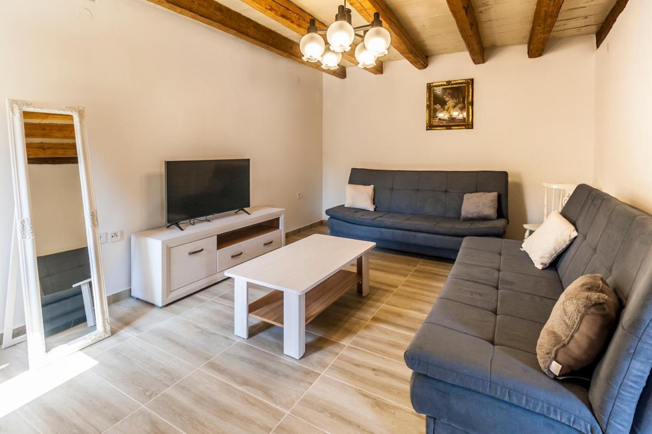 House Krizanic In Marcana, Istria, With 2 Apartments, Total 9 Guests 외부 사진