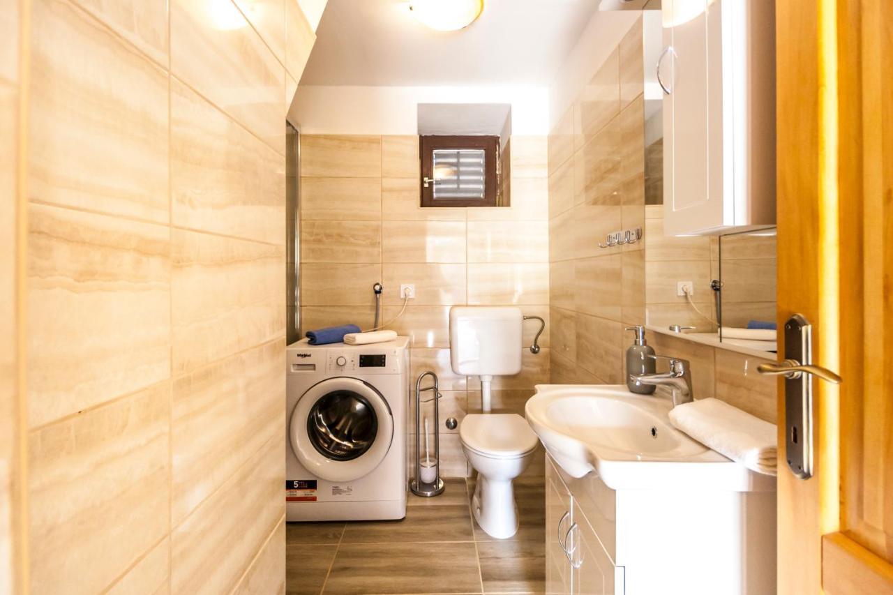 House Krizanic In Marcana, Istria, With 2 Apartments, Total 9 Guests 외부 사진