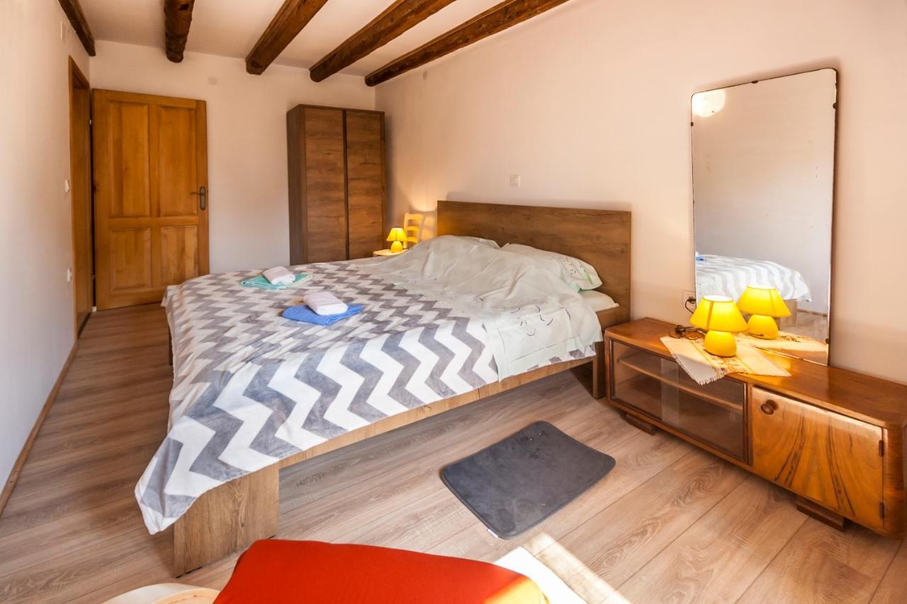House Krizanic In Marcana, Istria, With 2 Apartments, Total 9 Guests 외부 사진