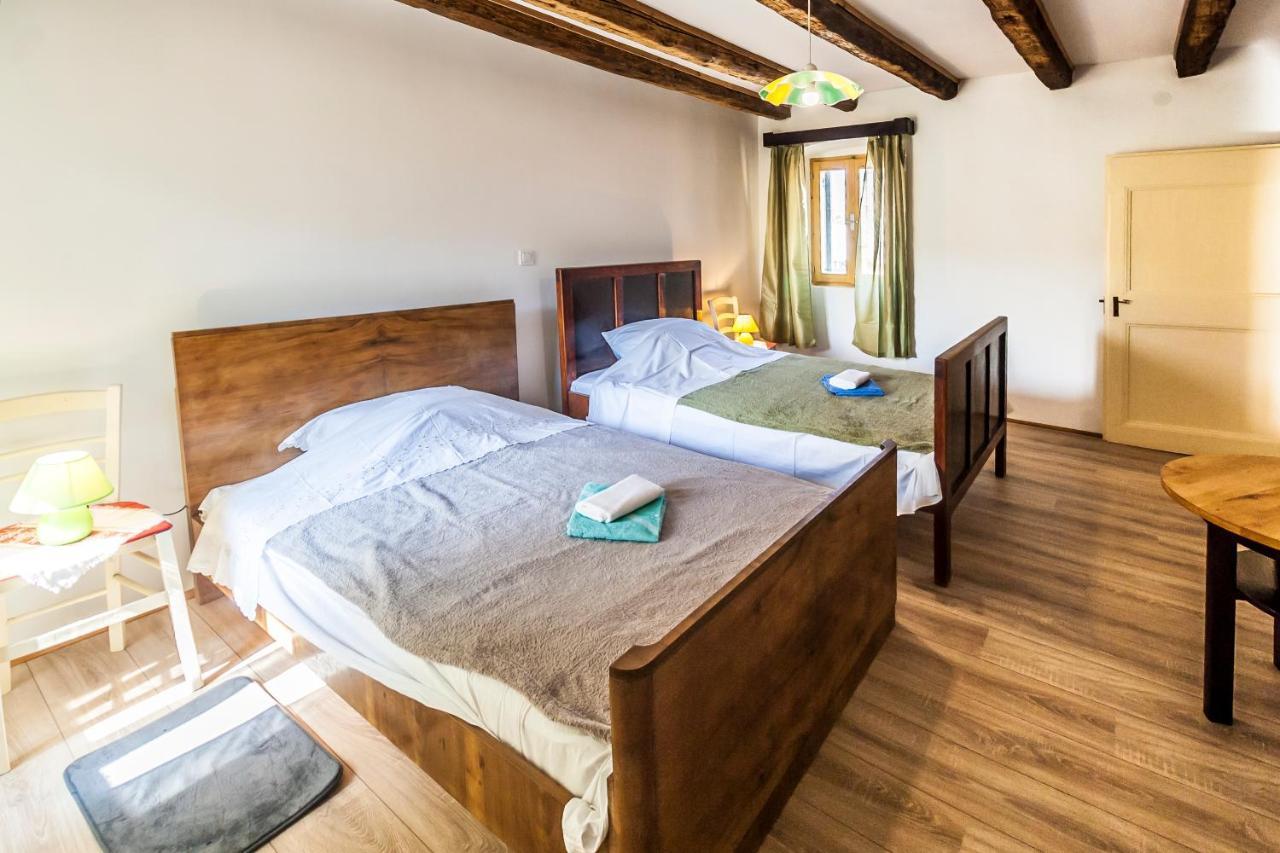 House Krizanic In Marcana, Istria, With 2 Apartments, Total 9 Guests 외부 사진